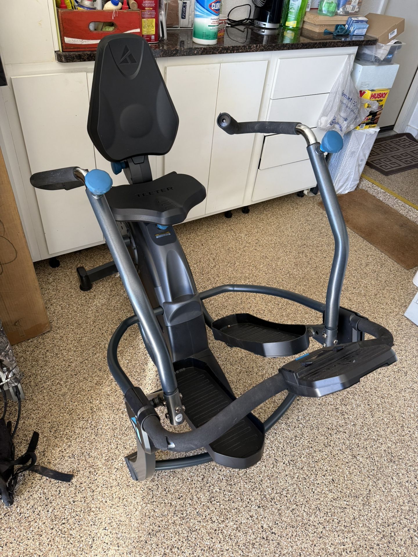 Teeter FreeStep Recumbent Cross Trainer 