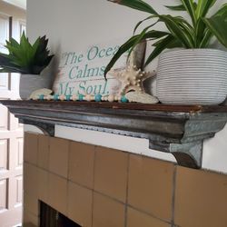 Shabby Chic/Vintage Style Shelve. Wood & Metal.