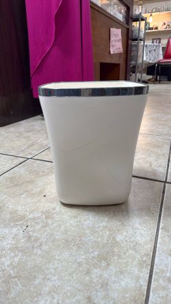 Small Trash Can 