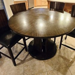 Round Table Dining Set 