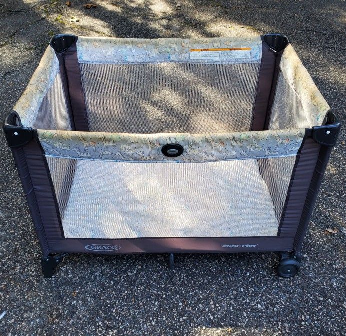 Graco Pack N Play Crib, Without Bag