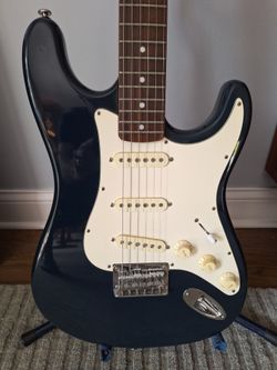Fender Squier Bullet HT Stratocaster electric guitar - cobalt blue