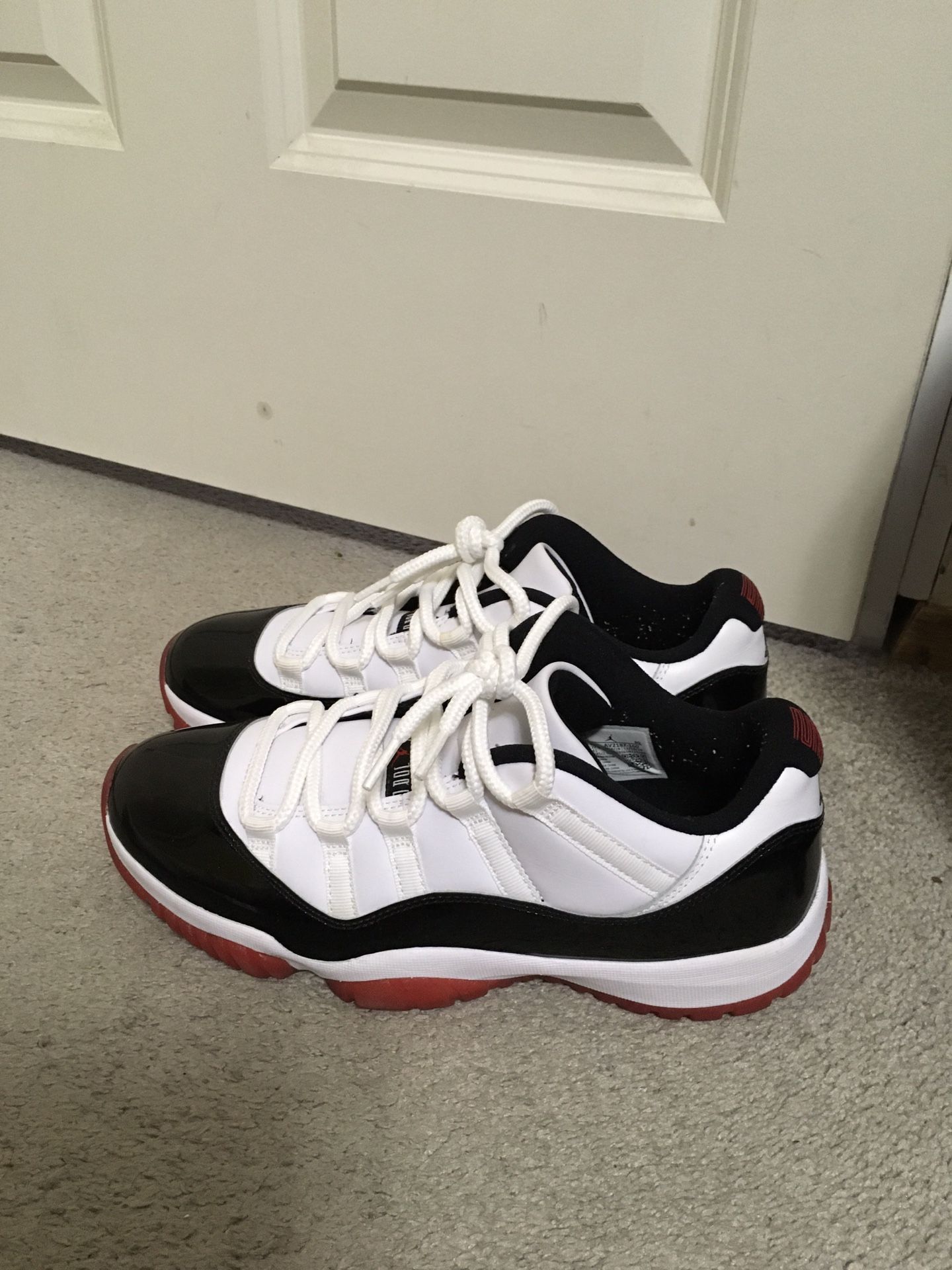 VNDS JORDAN 11 LOW SIZE 9.5