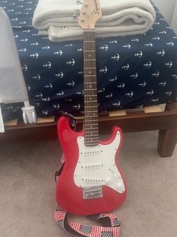 Squier Mini Stratocaster Red (barely used)