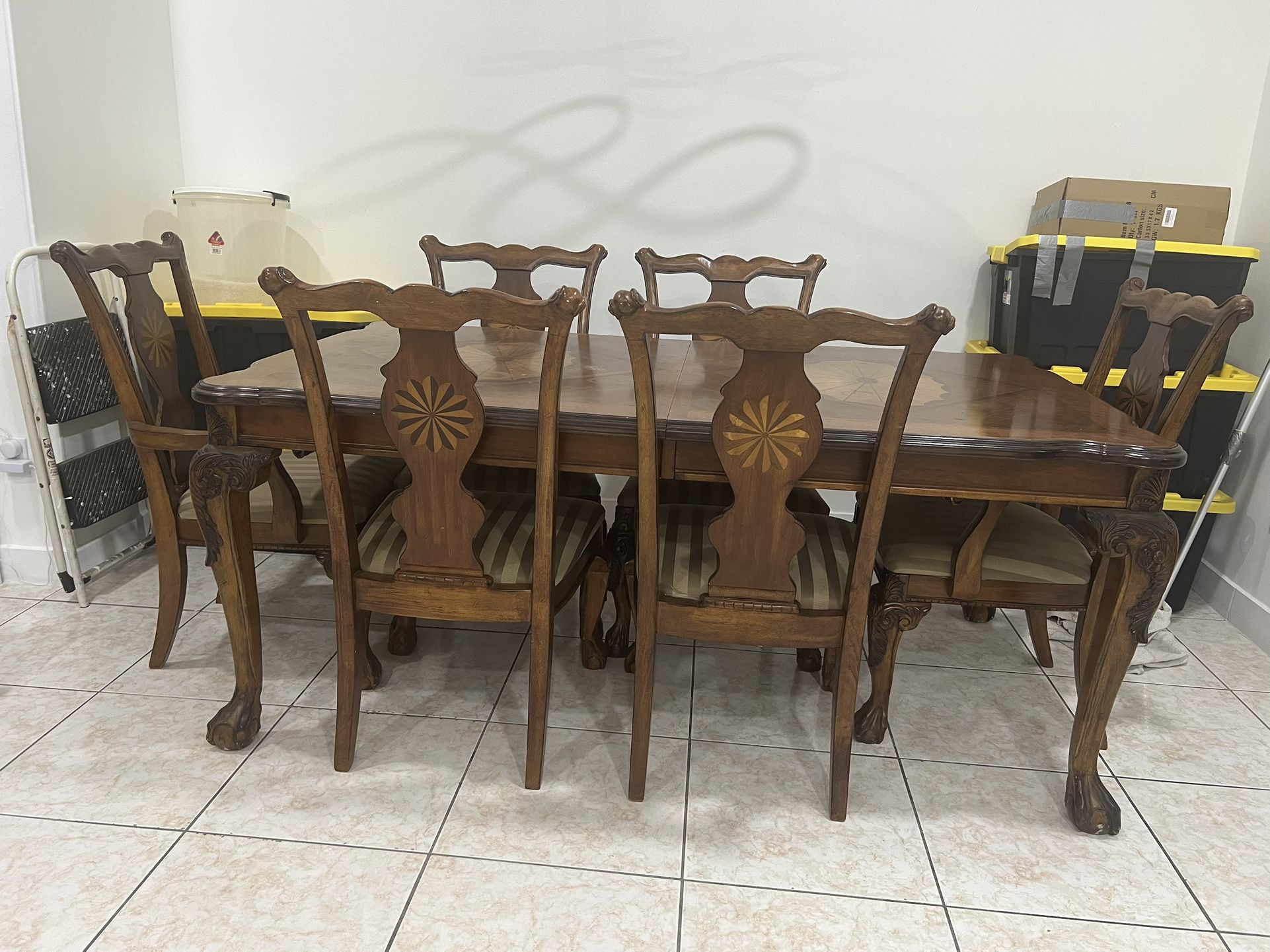 6 Chair Dinning Table 