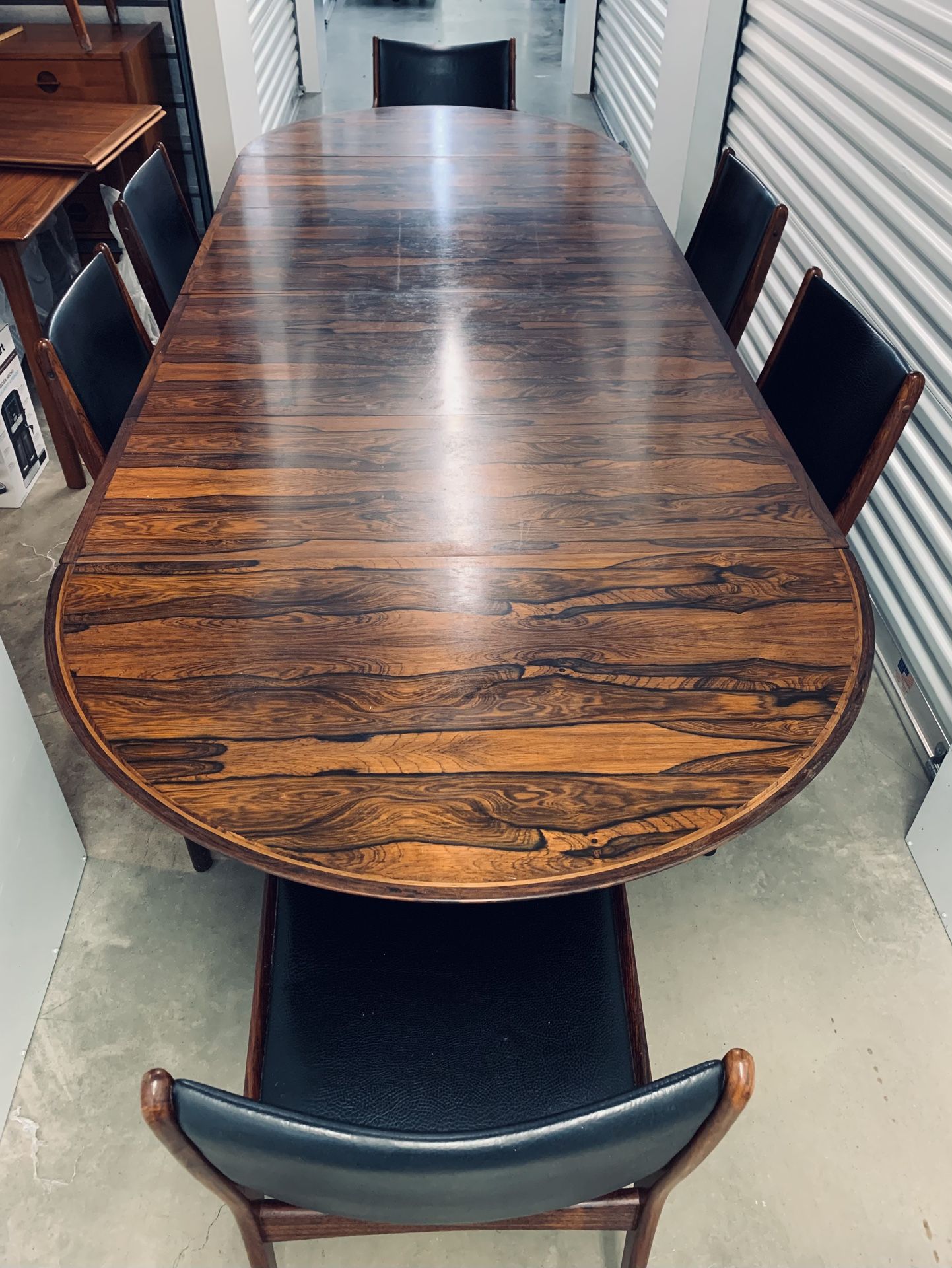 Stunning rosewood 1960s Danish MCM extendable dining table by Arne Vodder