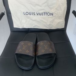 Louis Vuitton Fur Slippers (women) for Sale in Miami, FL - OfferUp