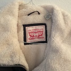 Levi Puffer Jacket