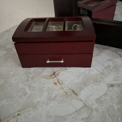 Jewelry box