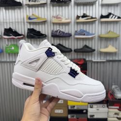Jordan 4s Metallic Purple / Size 8.5 / Free Socks