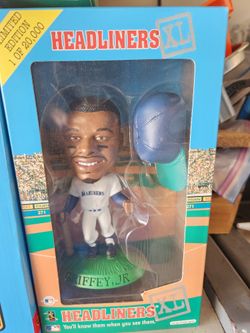 Bobblehead/ HEADLINER XL $20
