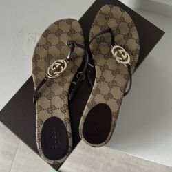 Original Gucci GG thong Sandals (USED)