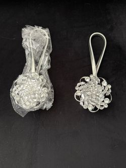 Magnetic Tiebacks for Curtains, 2 Pack Sparkling Crystal Flower Curtain Tiebacks Curtain Buckle Clips with High-Elastic Spring Wire for Home Office De
