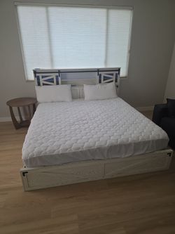 🛏️ **4-Bedroom Bed Set – King + 3 Twin Beds –