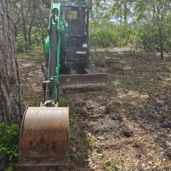 Bobcat E32i