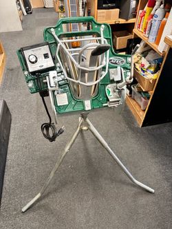 Atec Rookie LBL00220 baseball pitching machine CLEAN!
