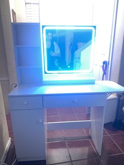 Beautiful white vanity with Bench