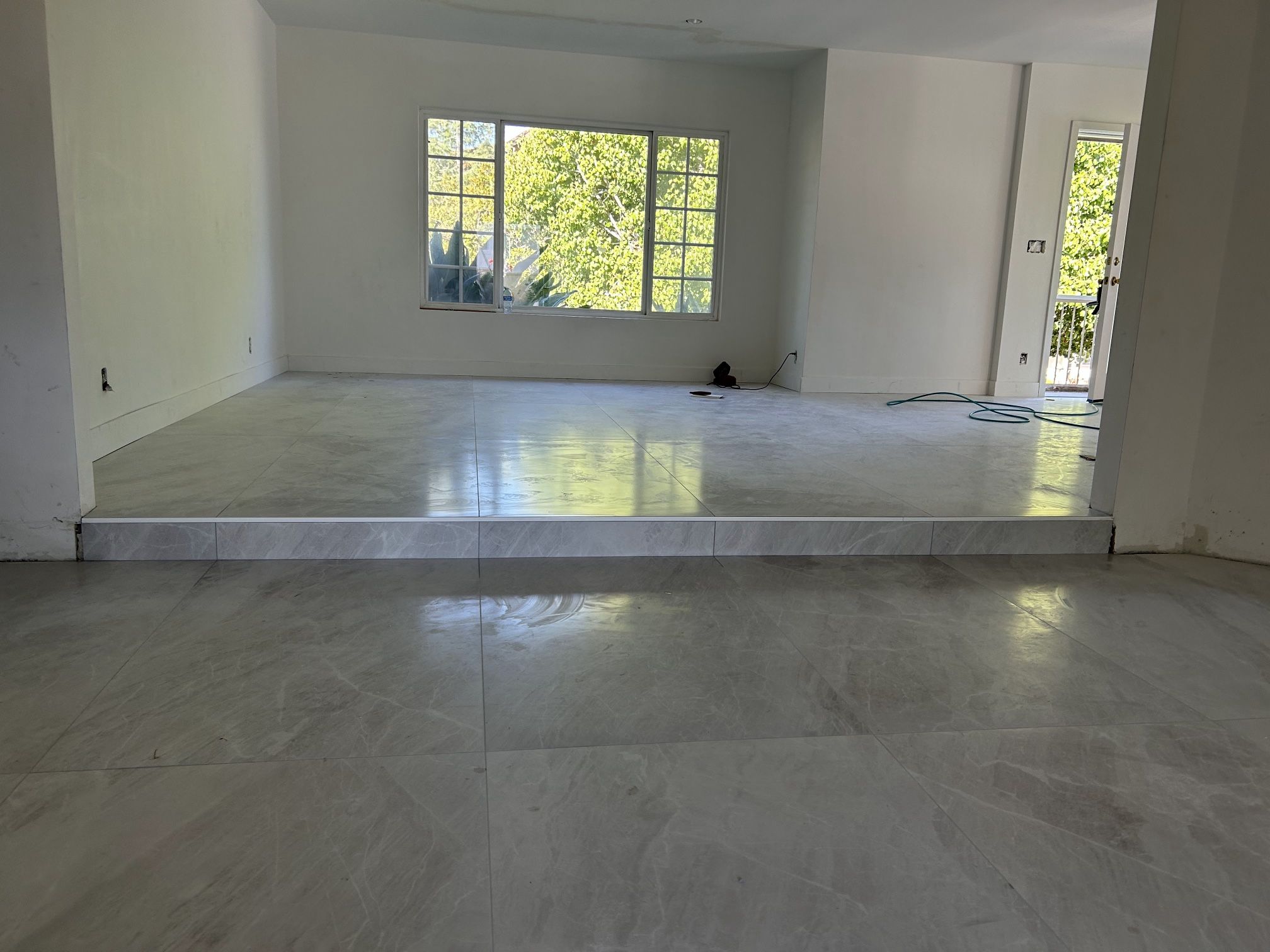 Porcelain 32x60 