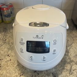 Yumasia 3 Cup Rice Cooker