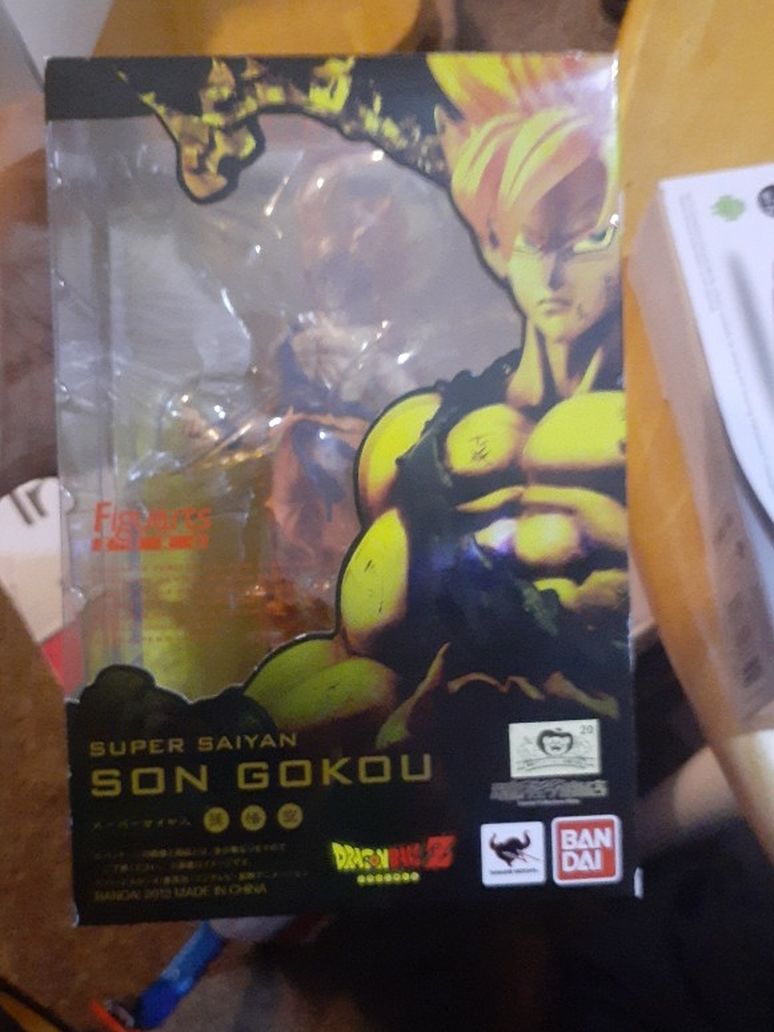 Super Saiyan (Son Goku) Figure