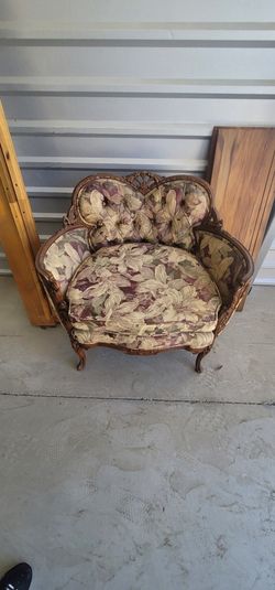 Antique Sweetheart Chair