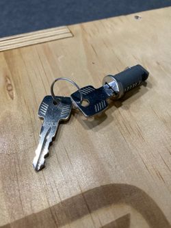 Thule new lock and key set