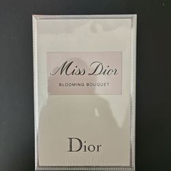 Miss Dior perfume 