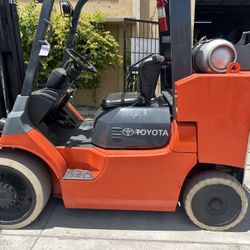 Forklift Toyota De 12,000 Libras PODEROSO TODO TERRENO