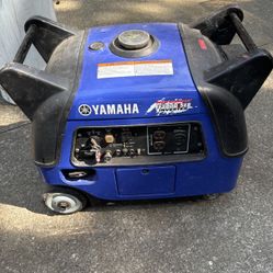 Yamaha Ef 3000 IsEB