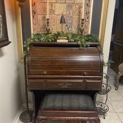 Vintage Roll Too Desk 