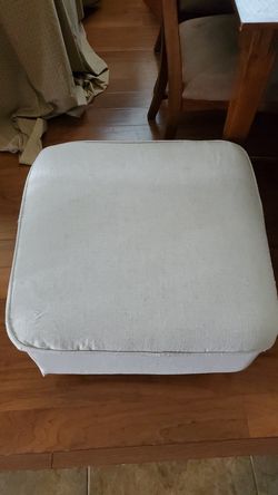 White ottoman $15 washable cover