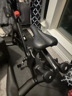 2022 Large Screen Deluxe Peleton Bike With Weights