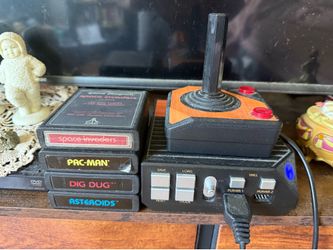 Atari Retron 77 with games & joystick
