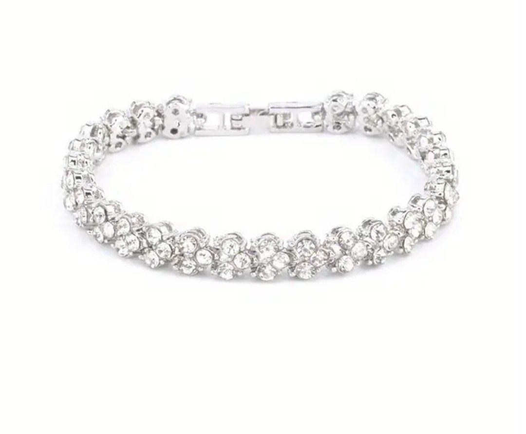 Lovely Silver Tone Mini Crystals Bracelet 