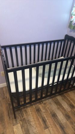 Brand new crib only used once
