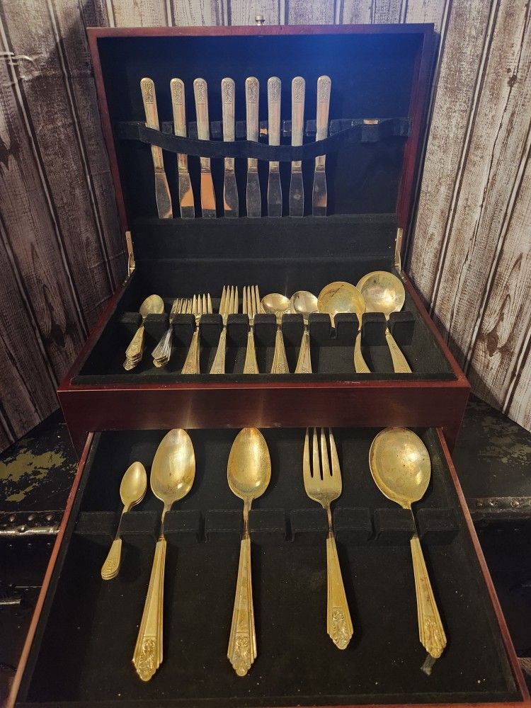 Royal Saxony Silver Plated Silverware Set In Wood Box