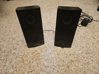 Small Avantree Speakers