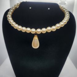 Costume Vintage Pearl Choker