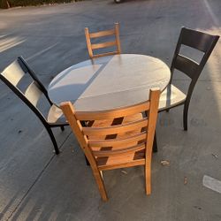 Table & Chairs 