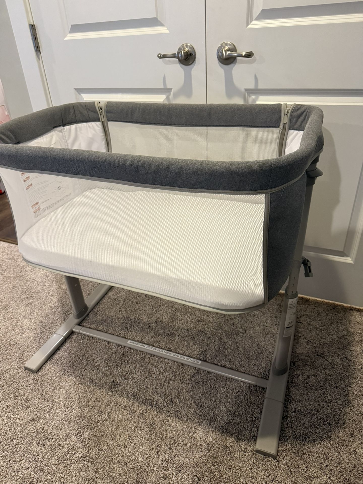 Infant Bassinet side sleeper