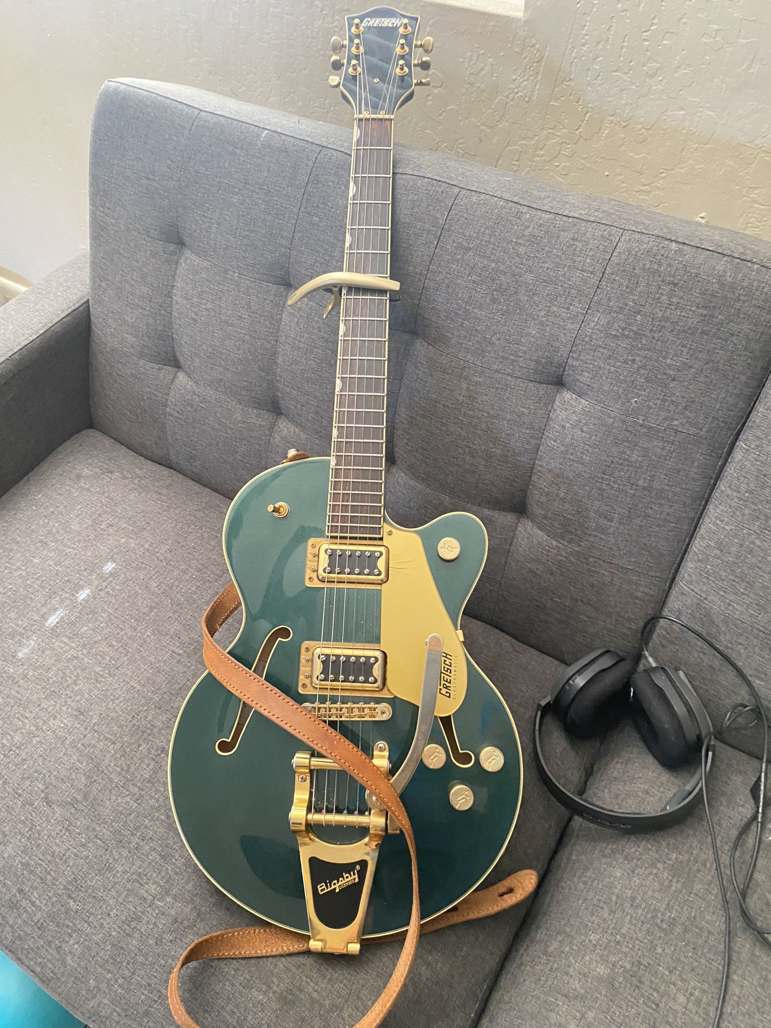 Electric Semi-hollow Body Guitar Gretsch Electromatic 