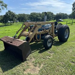 Ford 3000 Loader Tractor 