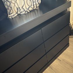 Dresser  6 Drawers.