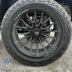 24x12-44 Axe Off-road Rims On 37x13.5 Inch Tires 
