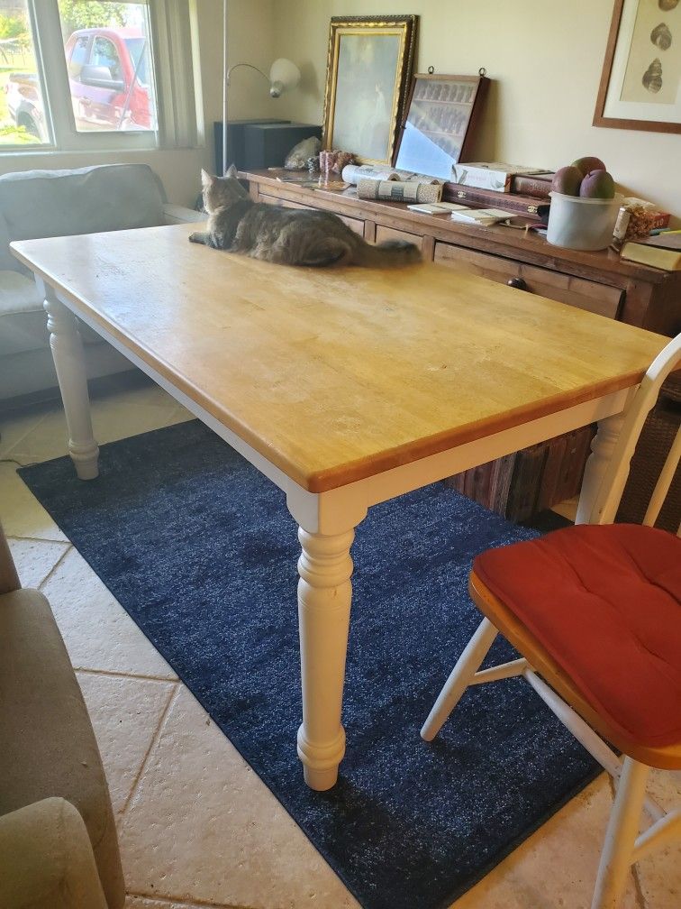 Kitchen Table w/ 4 Chairs