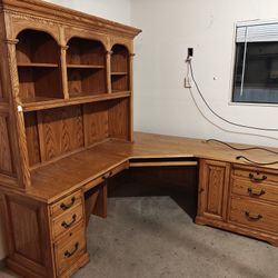 Large Oak Corner Desk w/ Hutch