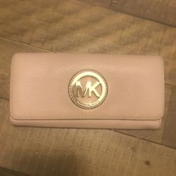 Michael Kors Blush Wallet
