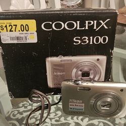 Nikon Coolpix S3100 14.0MP 5x Zoom Digital Camera Silver