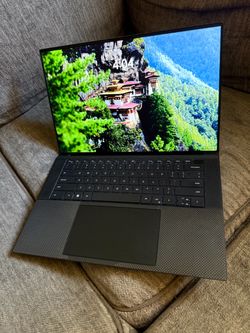 Dell XPS 15 9530 | i7-13700H | Dedicated RTX 4050 GPU | 16GB RAM | Silver