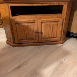 Corner tv stand